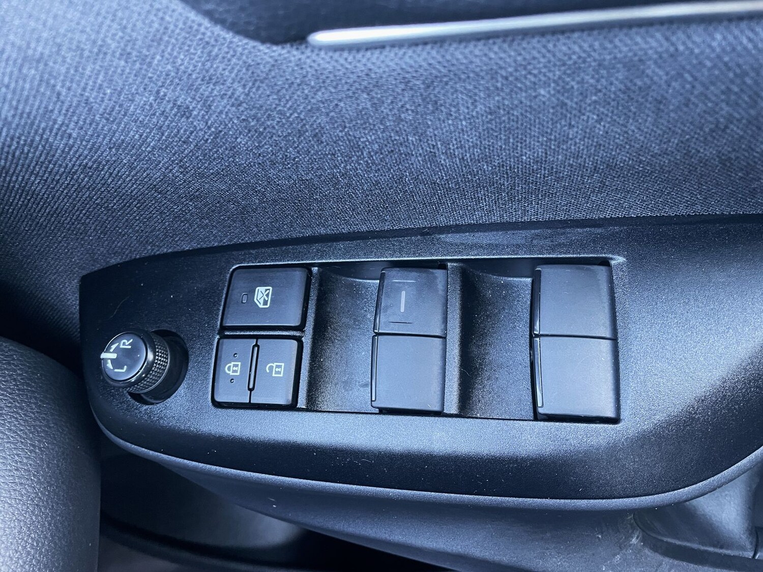 Used Mazda Mazda2 HYBRID 2024 for sale - 76788416: Photo 42