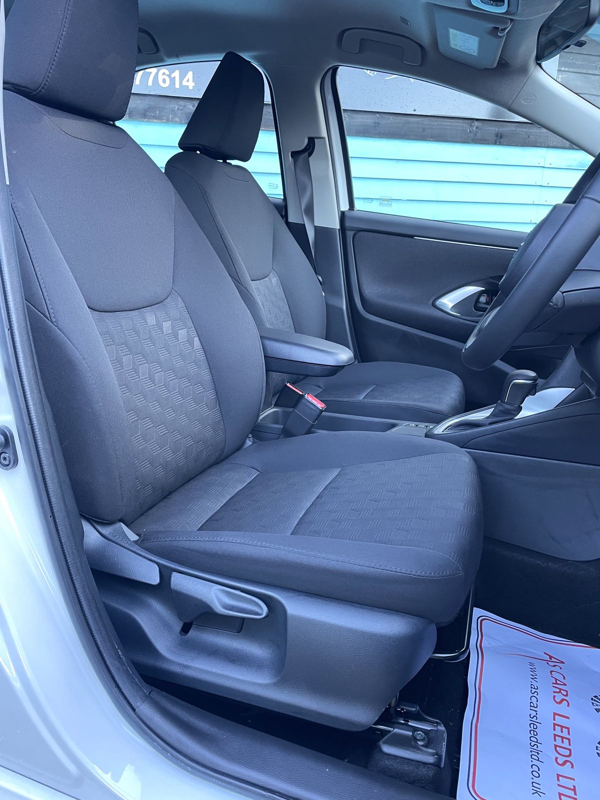 Used Mazda Mazda2 HYBRID 2024 for sale - 76788416: Photo 6