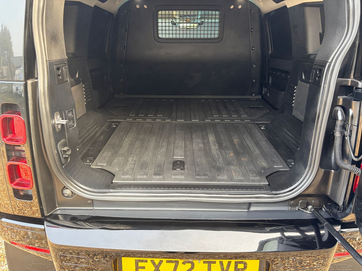 Used Land Rover Defender 2022 for sale - 77983068: Photo 25