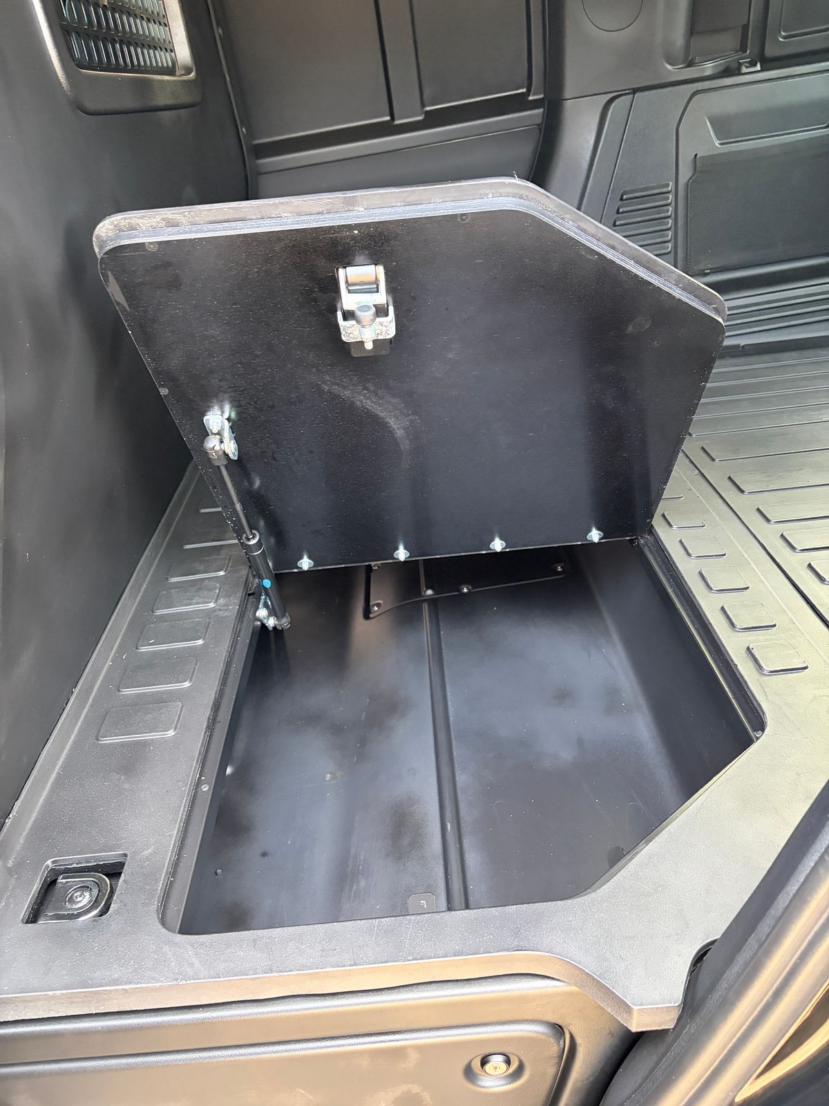 Used Land Rover Defender 2022 for sale - 77983068: Photo 27