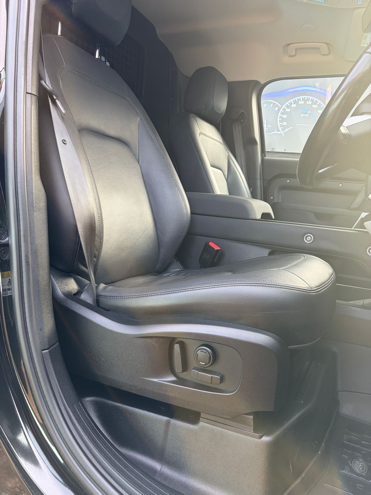 Used Land Rover Defender 2022 for sale - 77983068: Photo 6