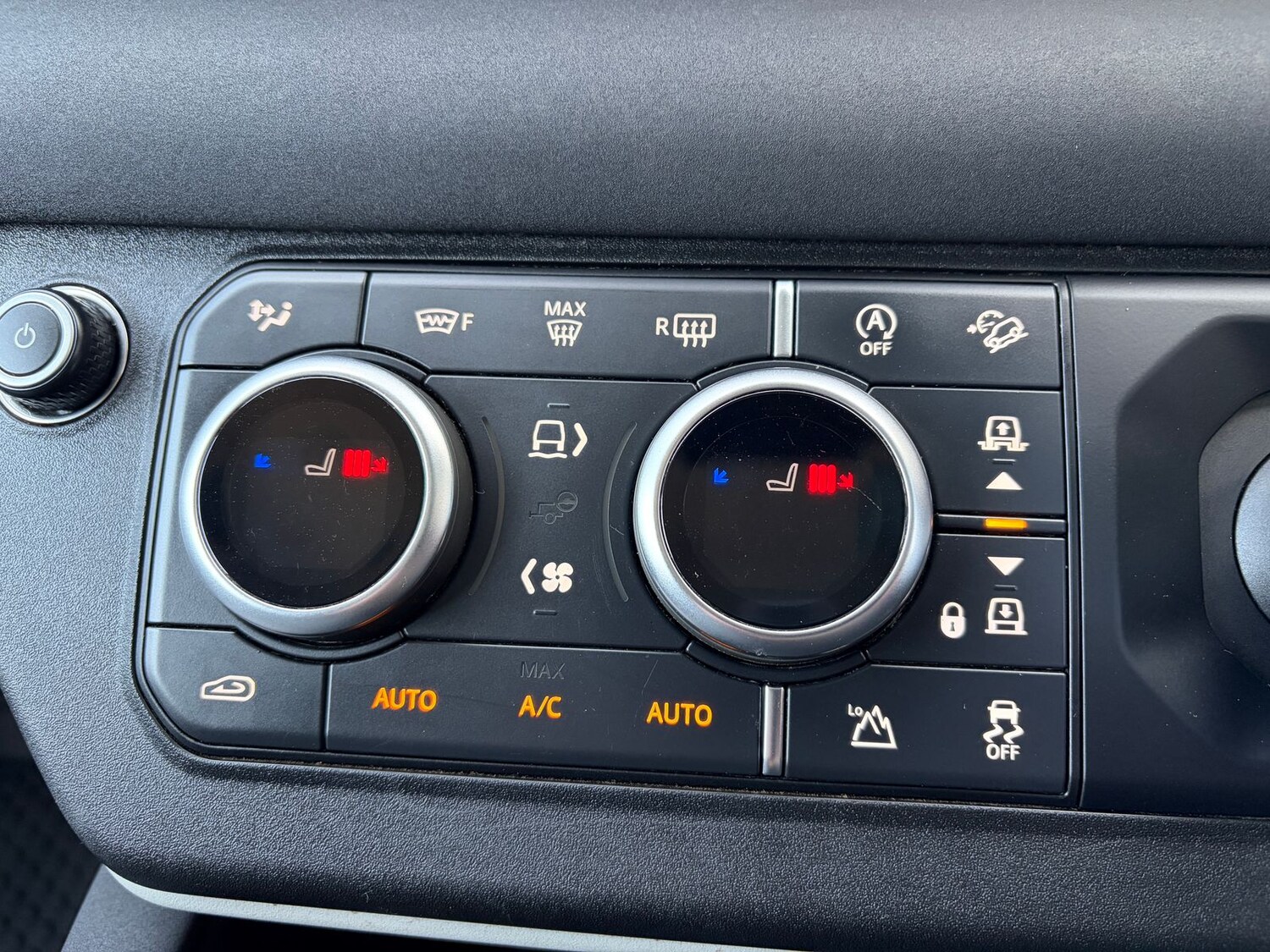 Used Land Rover Defender 2022 for sale - 77983068: Photo 64