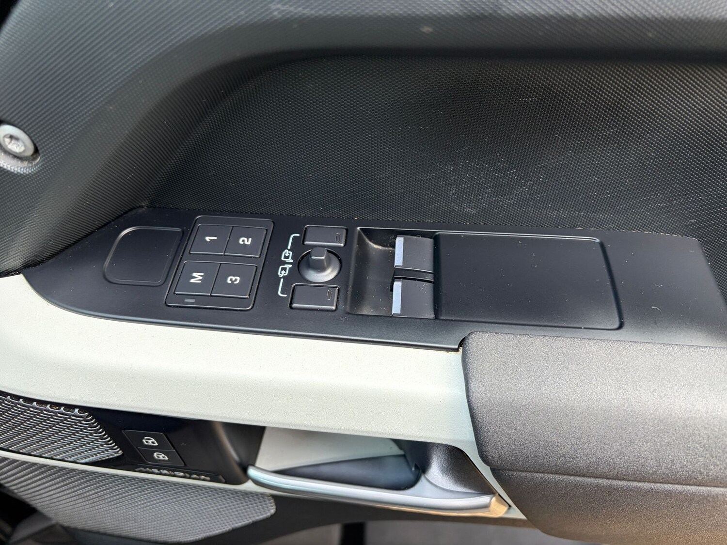 Used Land Rover Defender 2022 for sale - 77983068: Photo 68