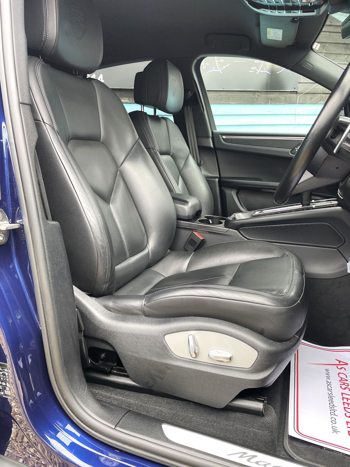 Used Porsche Macan 2022 for sale - 76285539: Photo 6