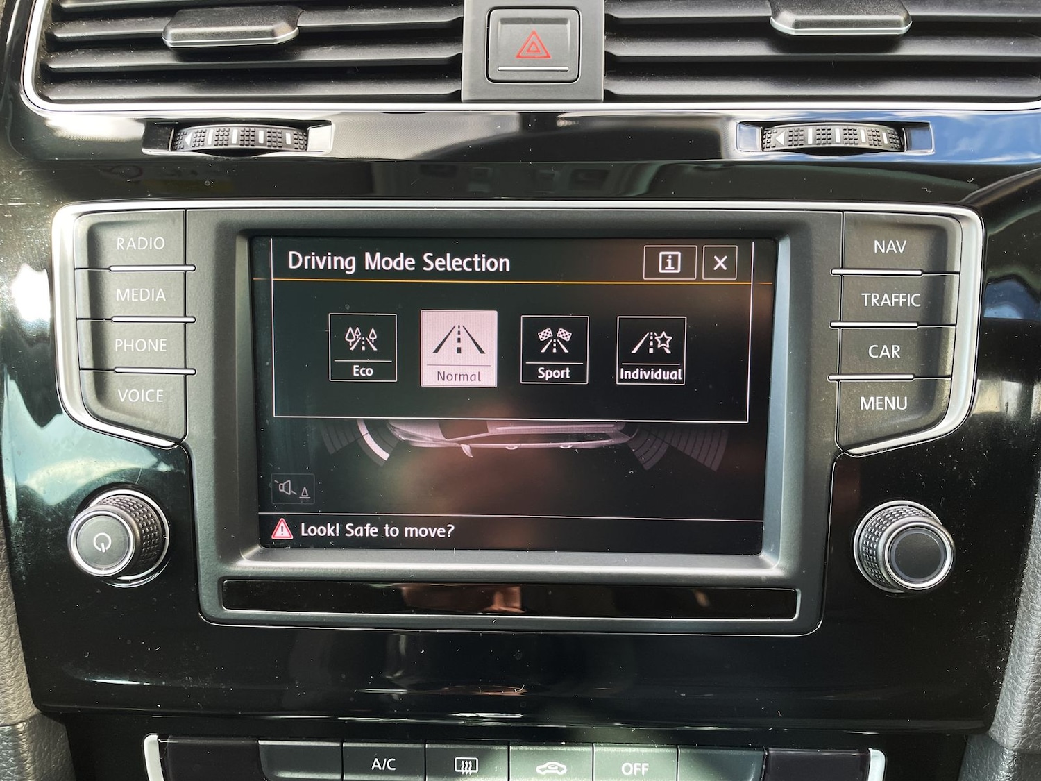 Used Volkswagen Golf 2015 for sale - 76190887: Photo 23