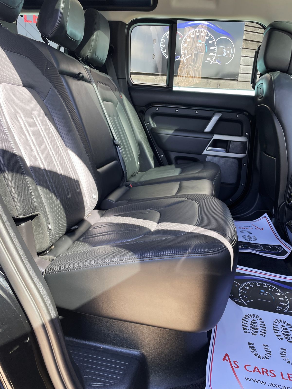 Used Land Rover Defender 110 2021 for sale - 77538733: Photo 8