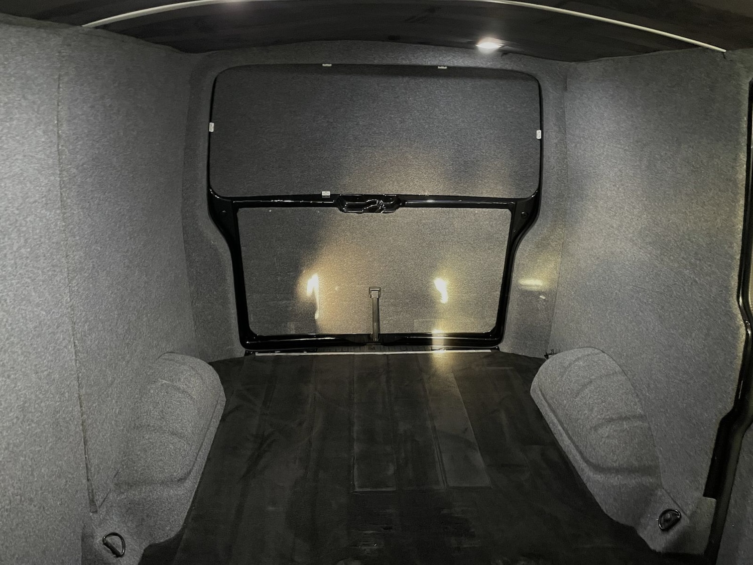 Used Volkswagen Transporter 2021 for sale - 76661200: Photo 35