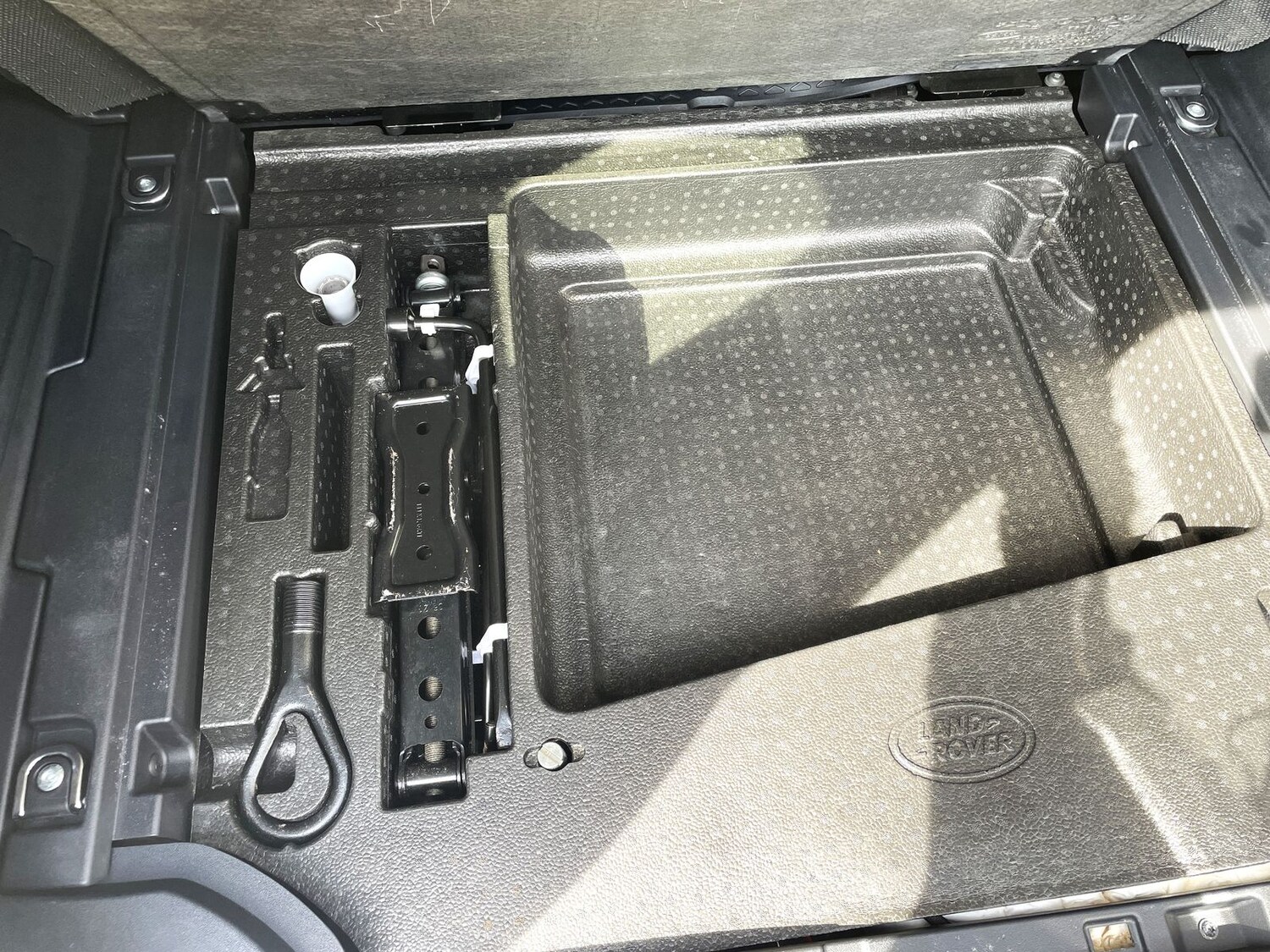 Used Land Rover Defender 110 2023 for sale - 77538735: Photo 24