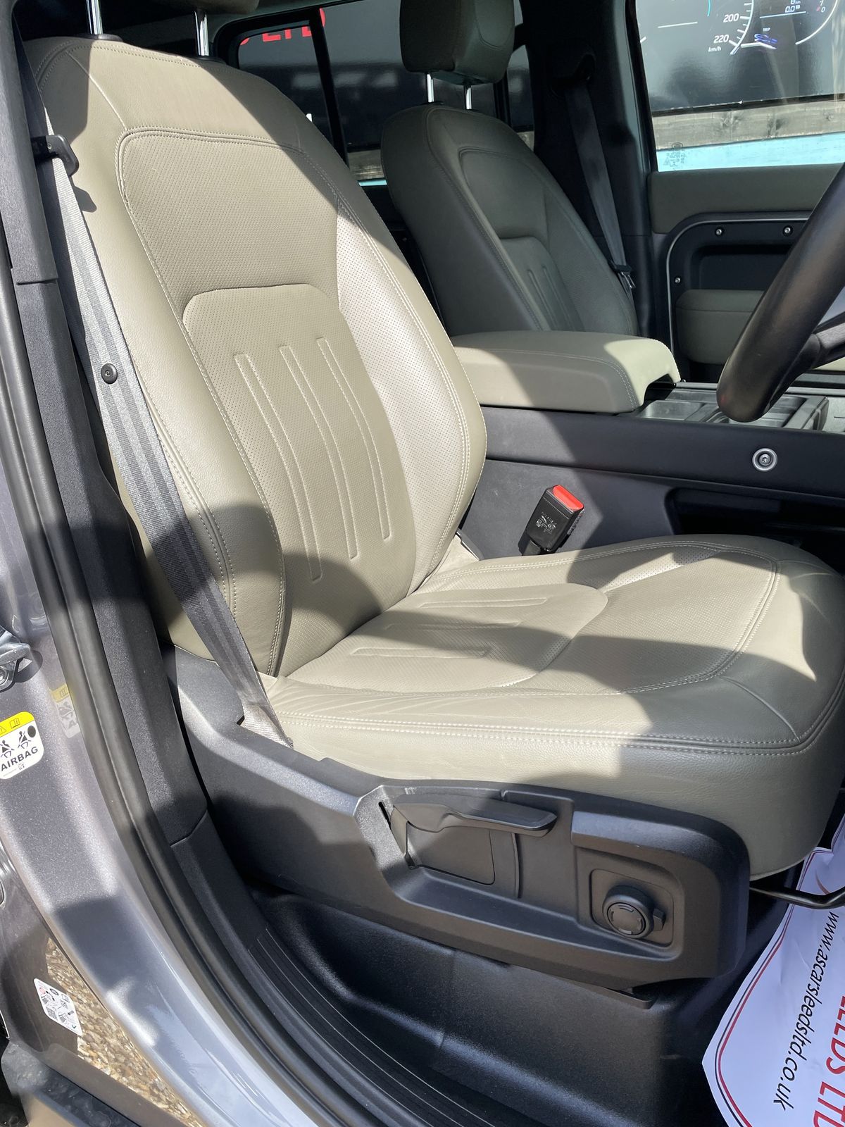 Used Land Rover Defender 110 2023 for sale - 77538735: Photo 6