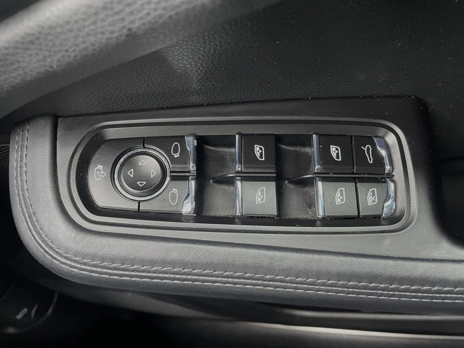 Used Porsche Macan 2022 for sale - 77538719: Photo 48