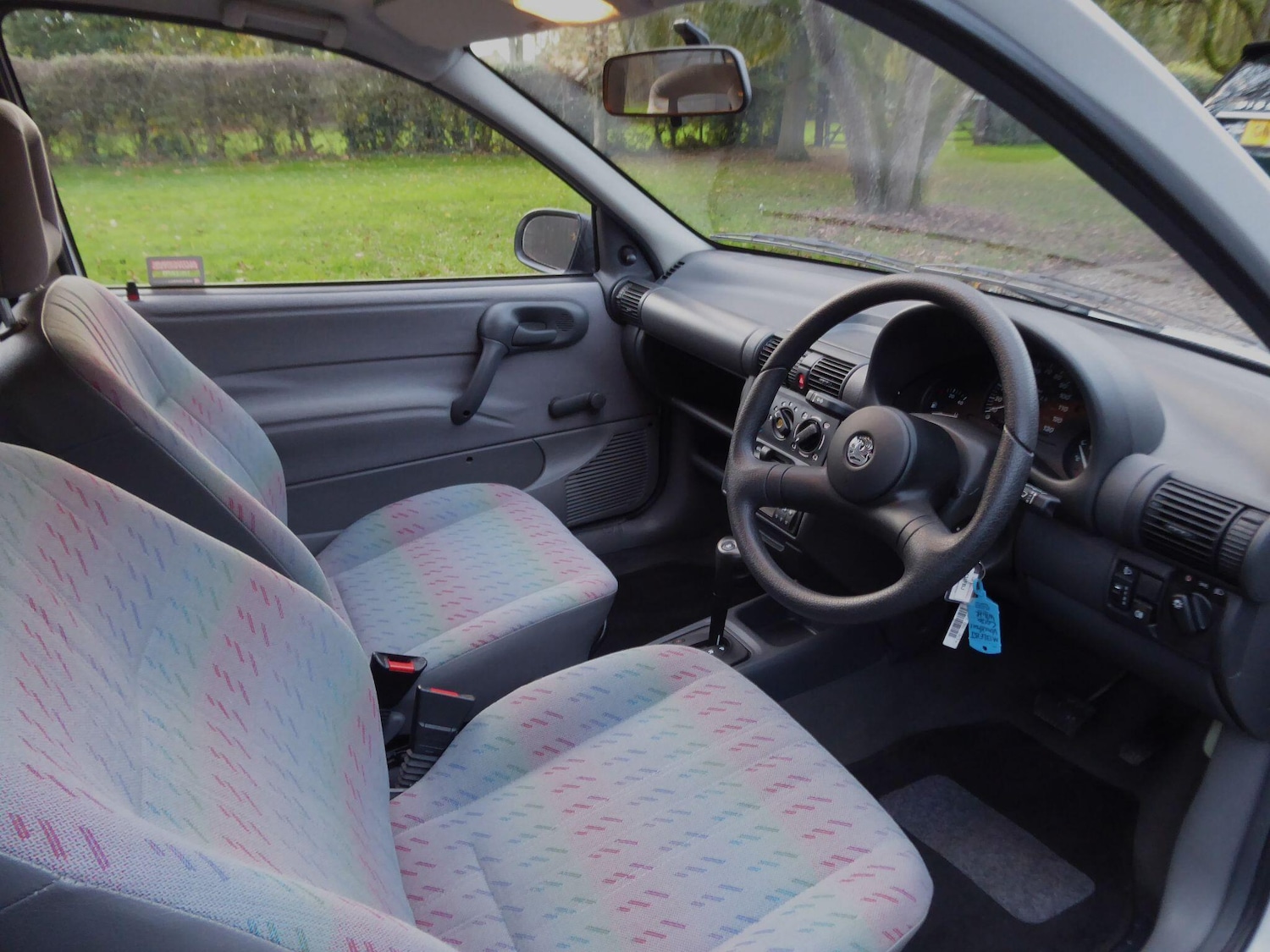 Used Vauxhall Corsa 1995 for sale - 77255557: Photo 2