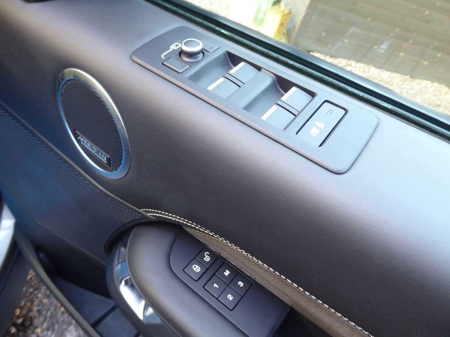 Used Land Rover Discovery 2020 for sale - 77326219: Photo 28