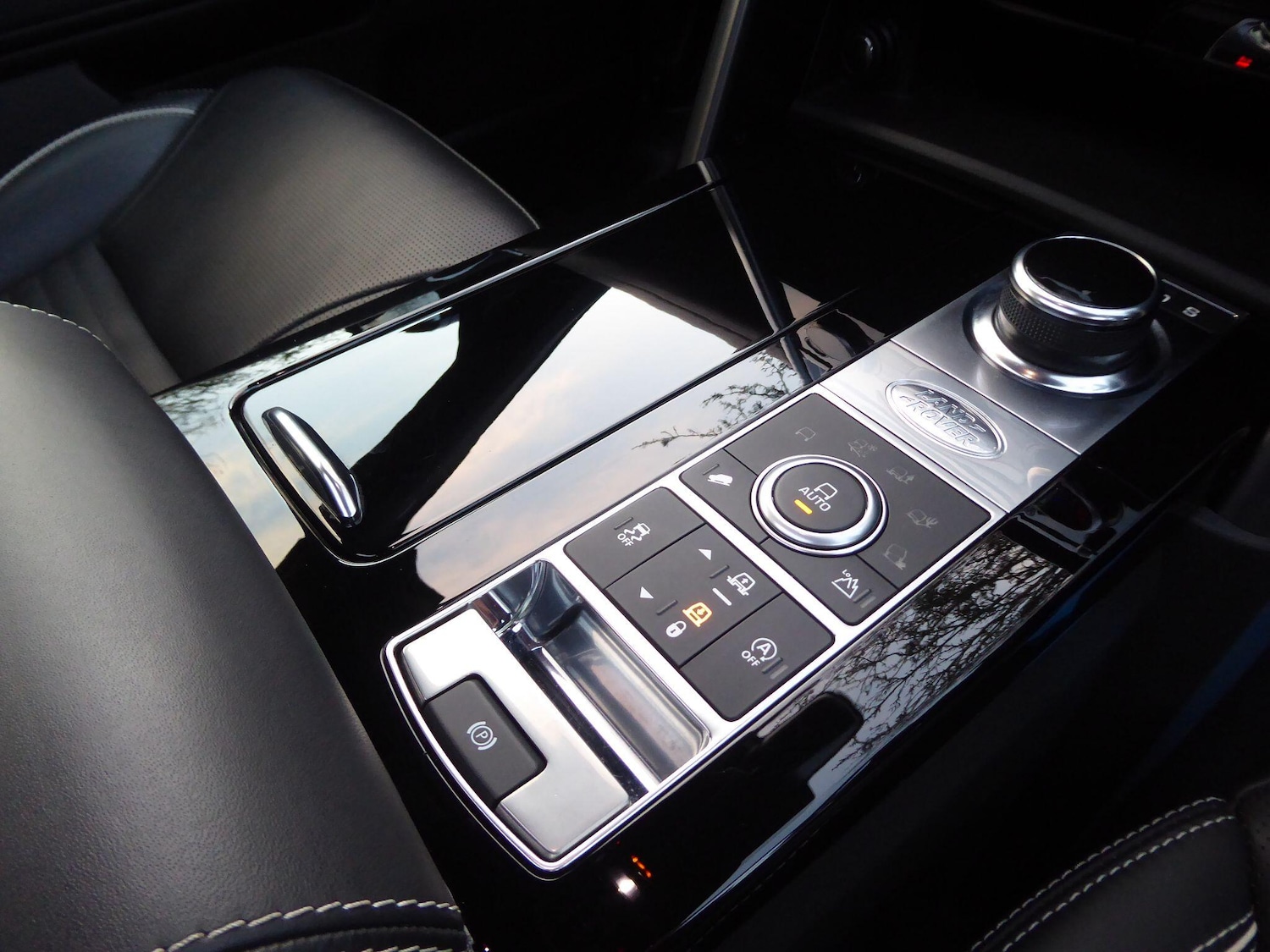 Used Land Rover Discovery 2020 for sale - 77326219: Photo 30