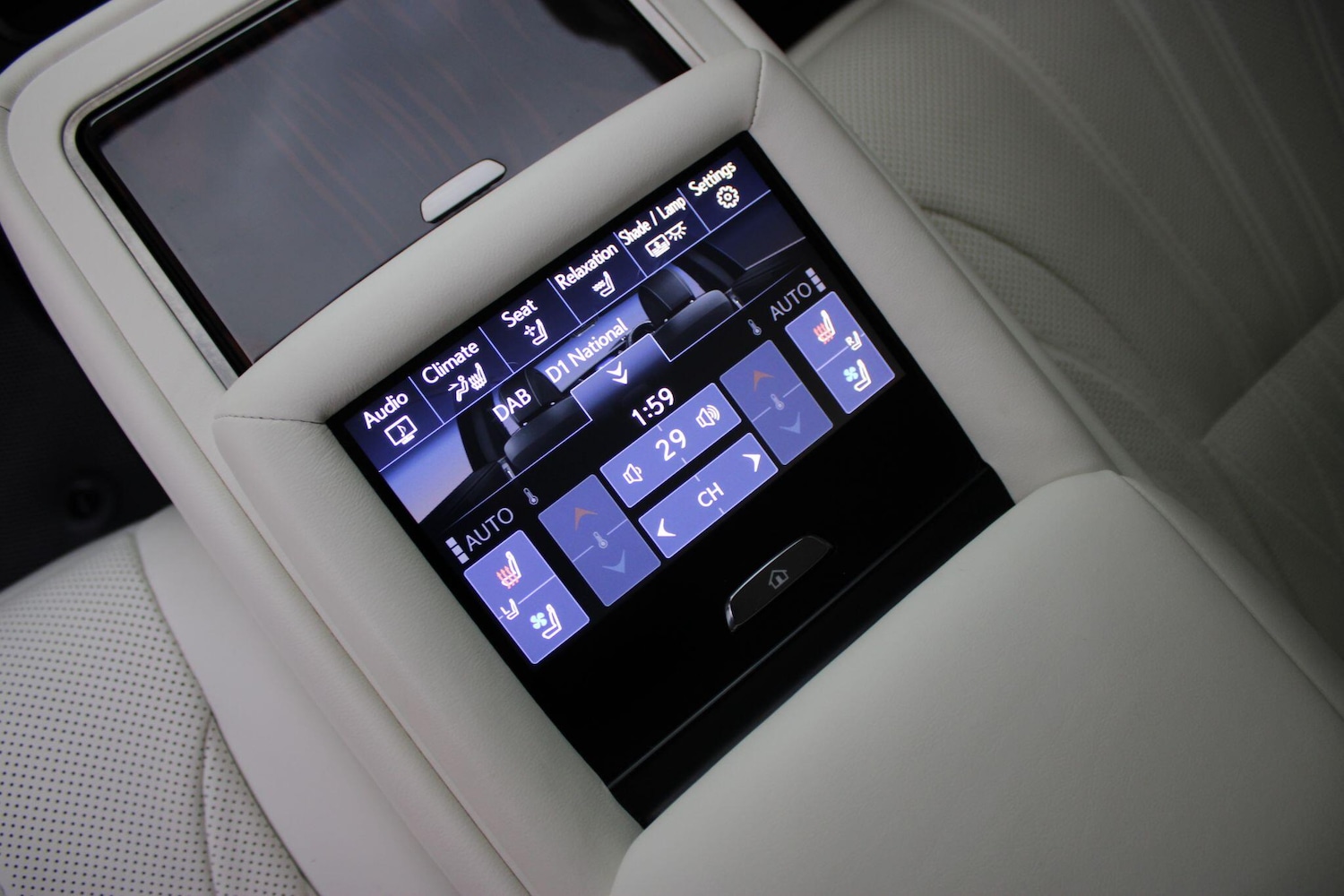 Used Lexus LS 2018 for sale - 77326228: Photo 32