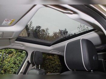 Used Land Rover Discovery 2018 for sale - 77326202: Photo