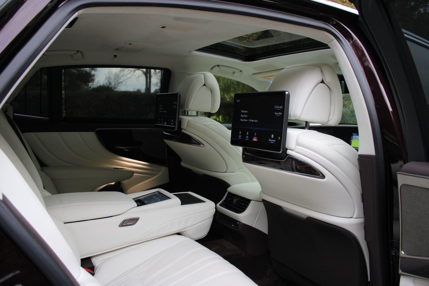 Used Lexus LS 2018 for sale - 77255542: Photo 2