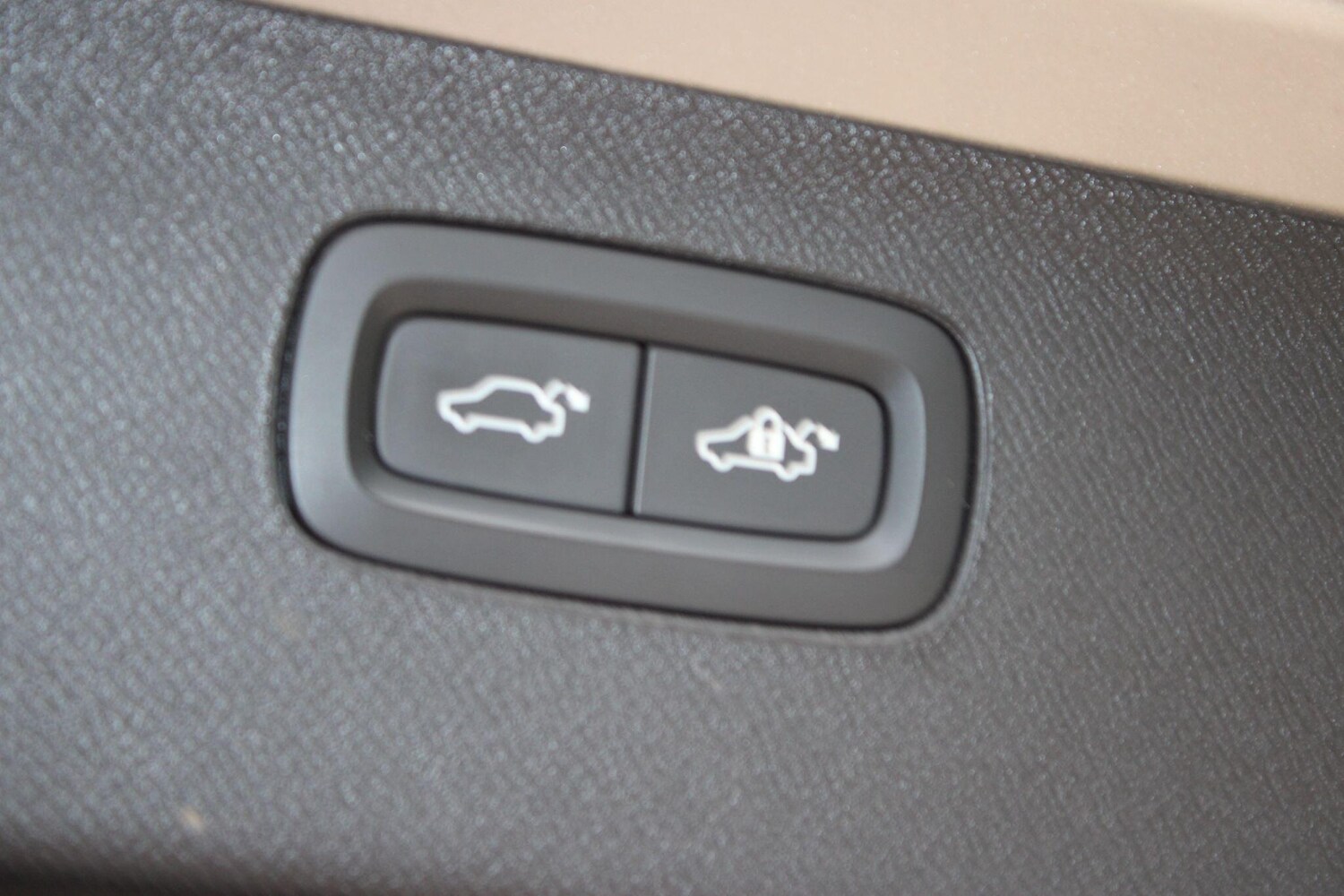 Used Volvo XC90 2023 for sale - 77255538: Photo 40