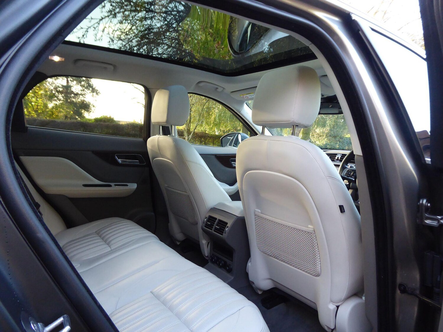 Used Jaguar F-Pace 2018 for sale - 77255562: Photo 10