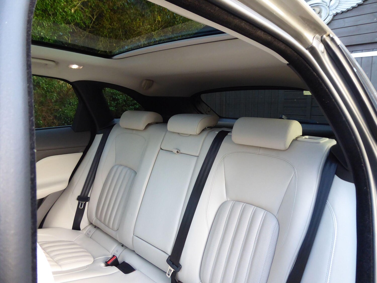 Used Jaguar F-Pace 2018 for sale - 77255562: Photo 12