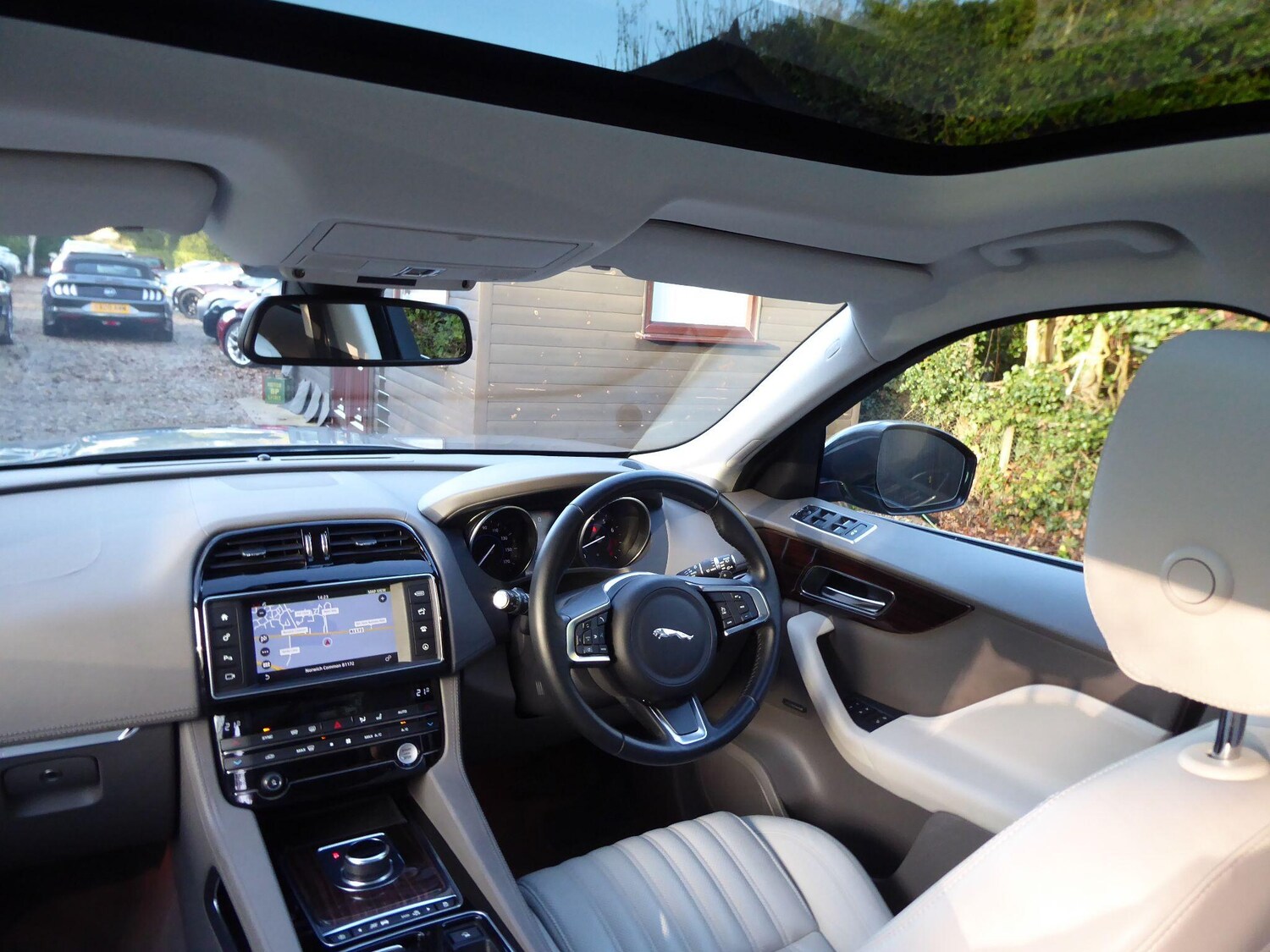 Used Jaguar F-Pace 2018 for sale - 77359995: Photo 19