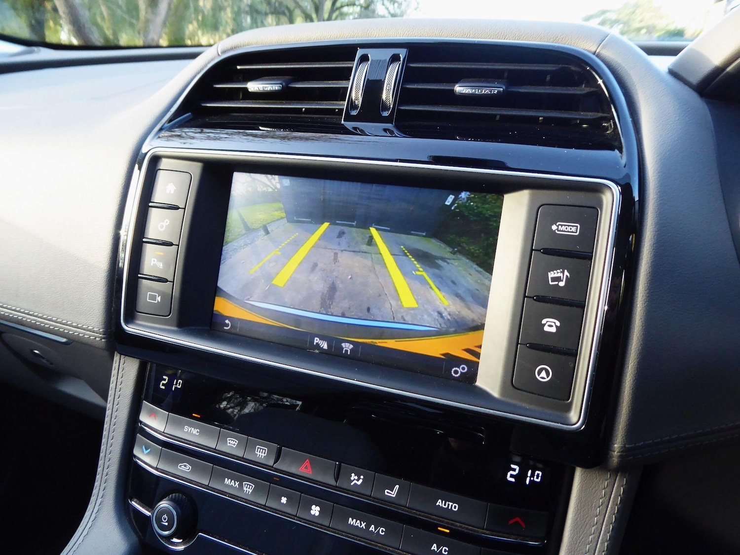 Used Jaguar F-Pace 2018 for sale - 77359995: Photo 3