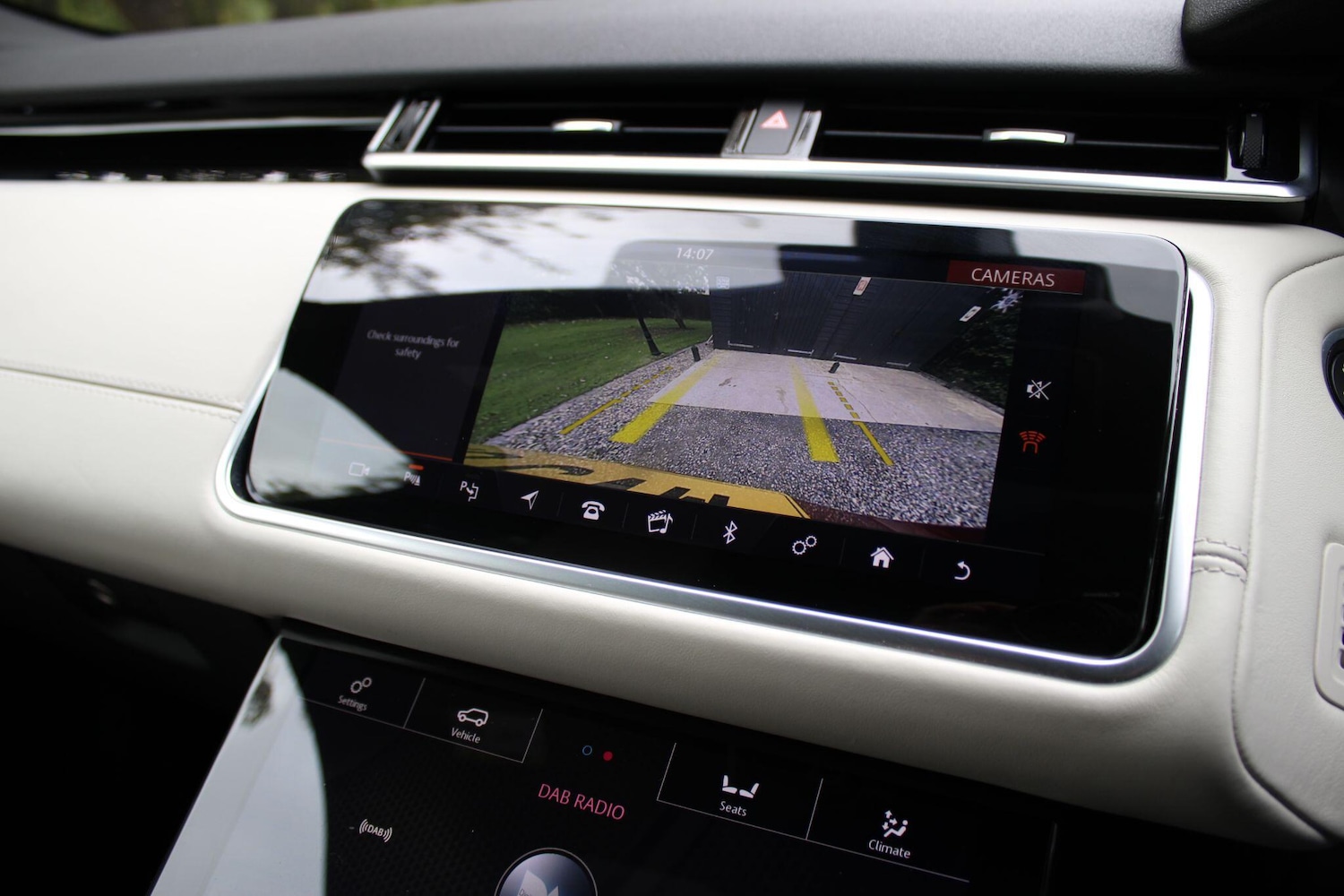 Used Land Rover Range Rover Velar 2019 for sale - 77359994: Photo 3