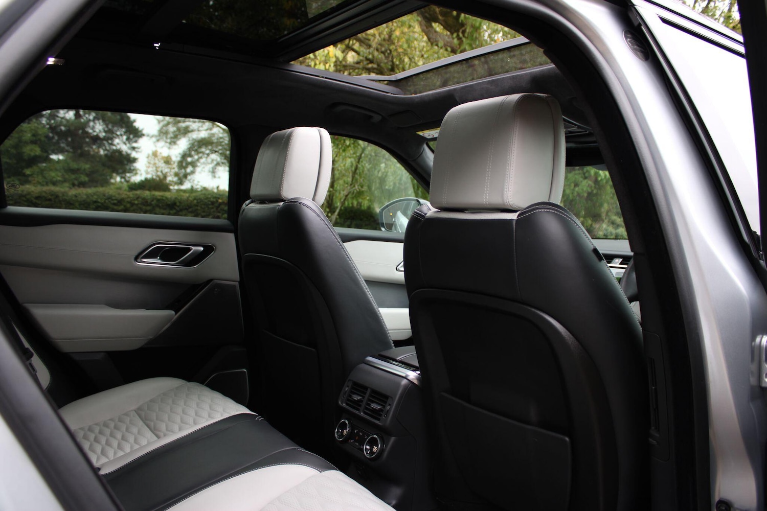 Used Land Rover Range Rover Velar 2019 for sale - 77255547: Photo 11