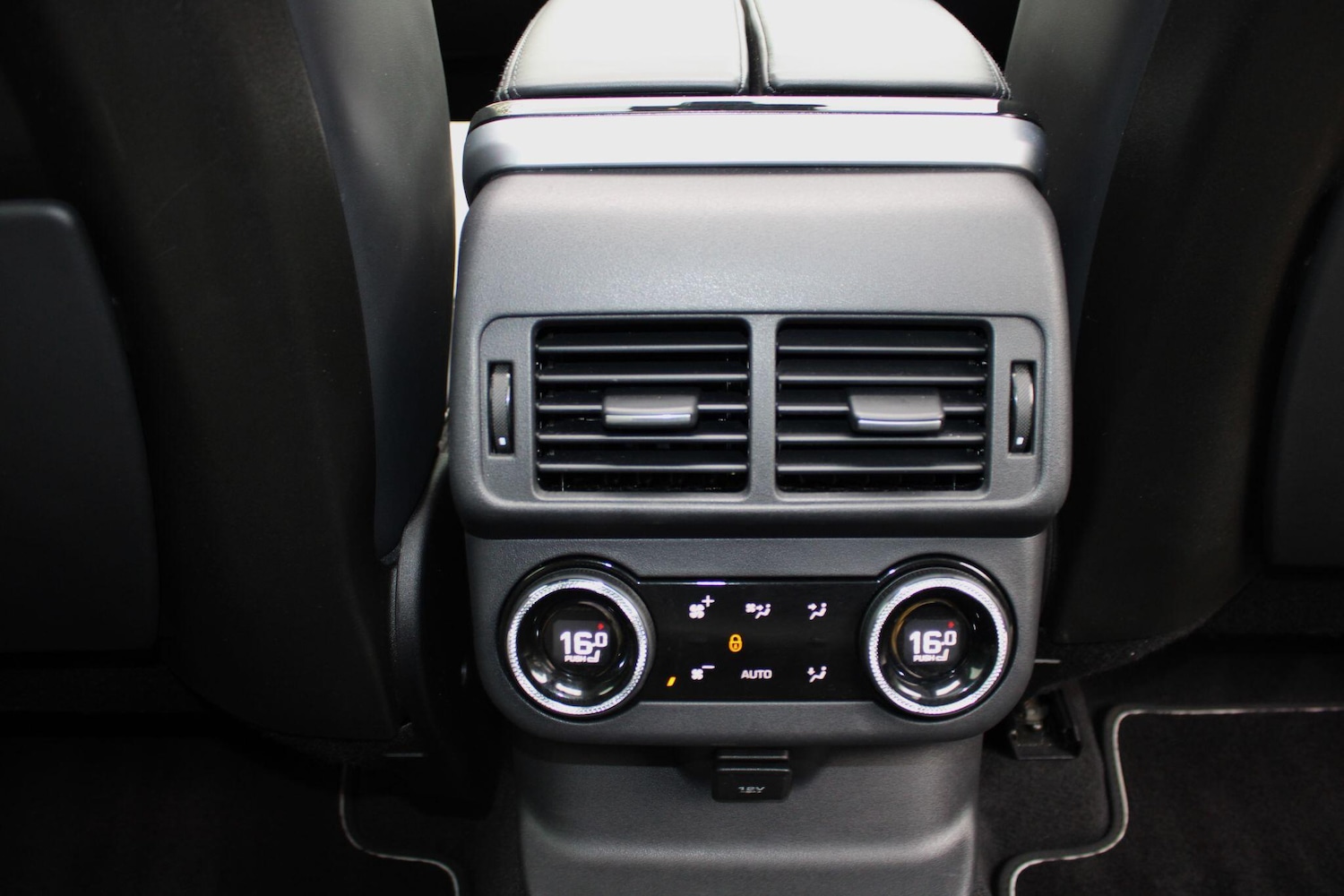 Used Land Rover Range Rover Velar 2019 for sale - 77255547: Photo 38