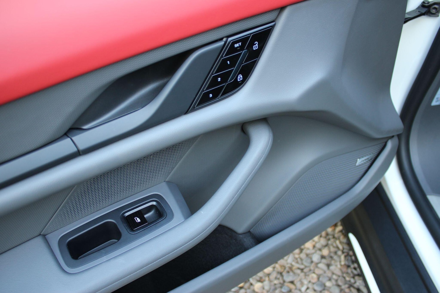 Used Porsche Taycan for sale - 77326243: Photo 35