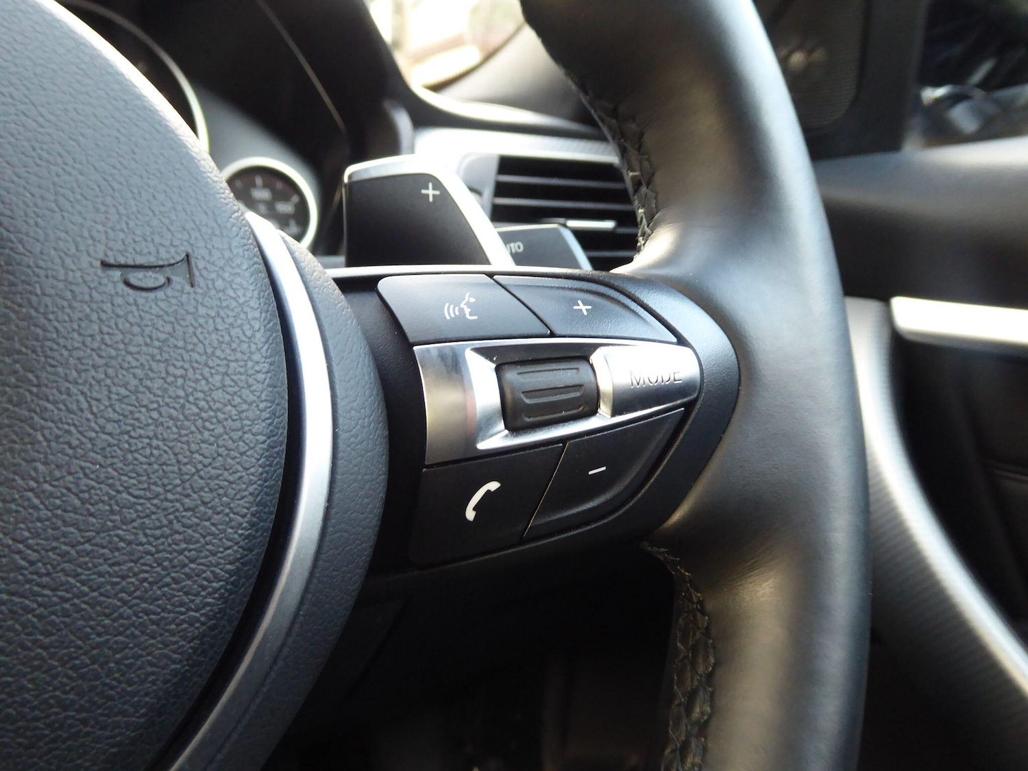 Used BMW 3 Series 2018 for sale - 77326211: Photo 34