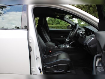 Used Jaguar E-Pace 2019 for sale - 77326210: Photo