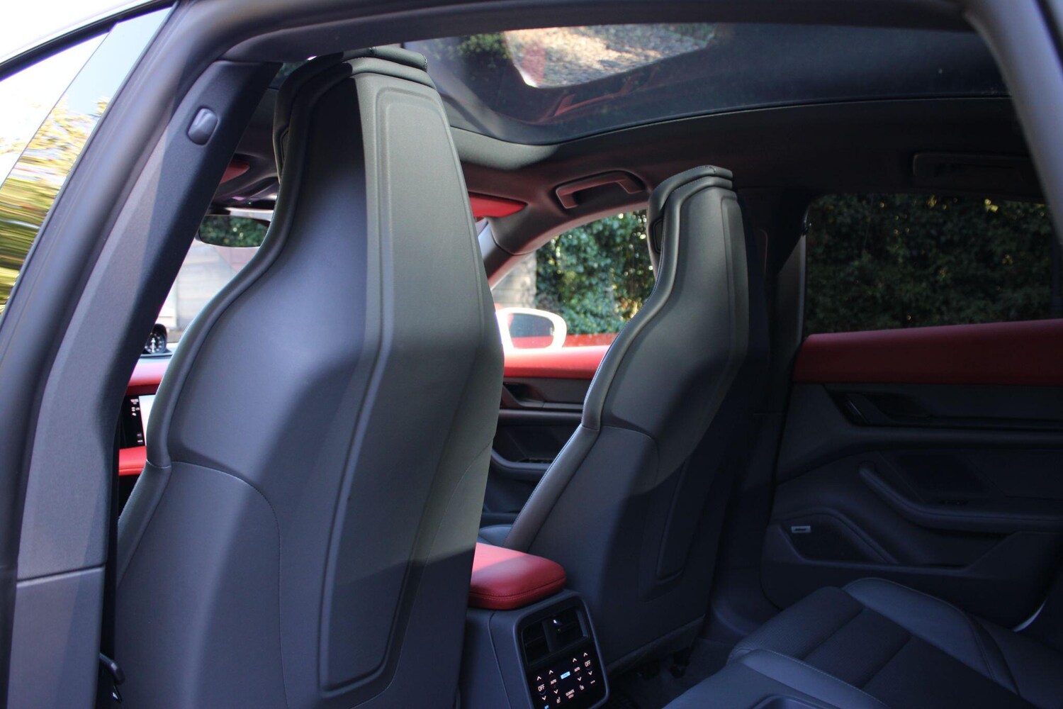 Used Porsche Taycan for sale - 77360000: Photo 14