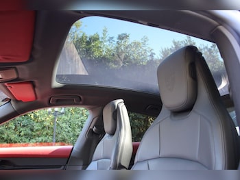 Used Porsche Taycan 2020 for sale - 77360000: Photo