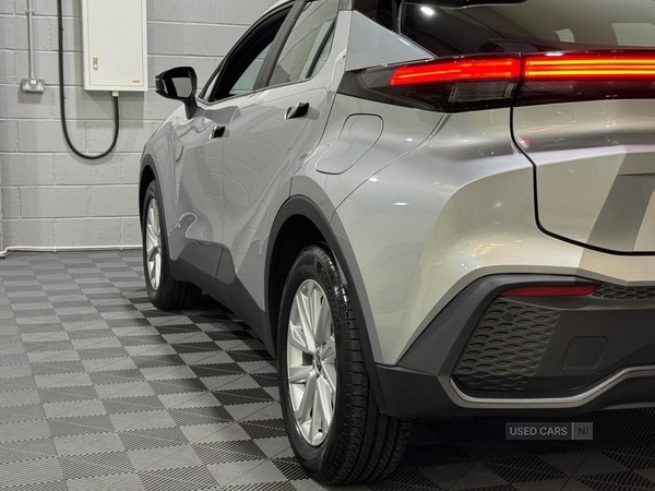 Used Toyota C-HR 2024 for sale - 77244444: Photo 40