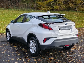 Used Toyota C-HR 2021 for sale - 76359286: Photo