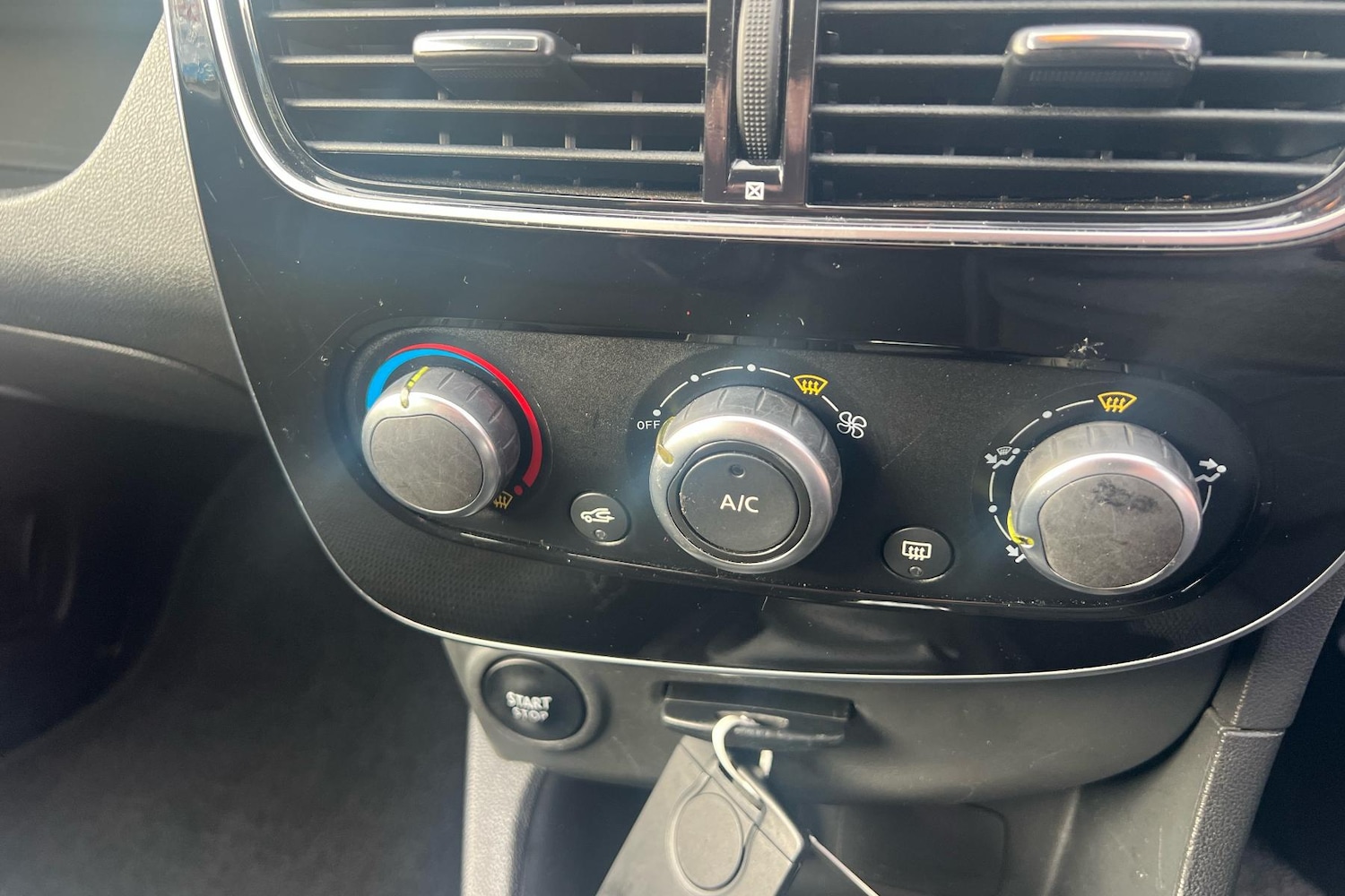 Used Renault Clio 2017 for sale - 76564612: Photo 16