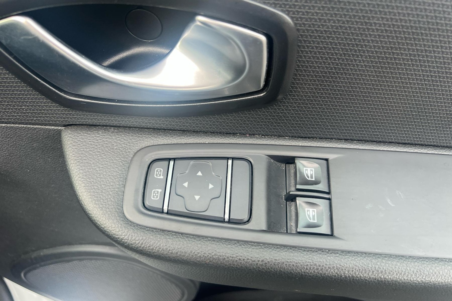 Used Renault Clio 2017 for sale - 76564612: Photo 19