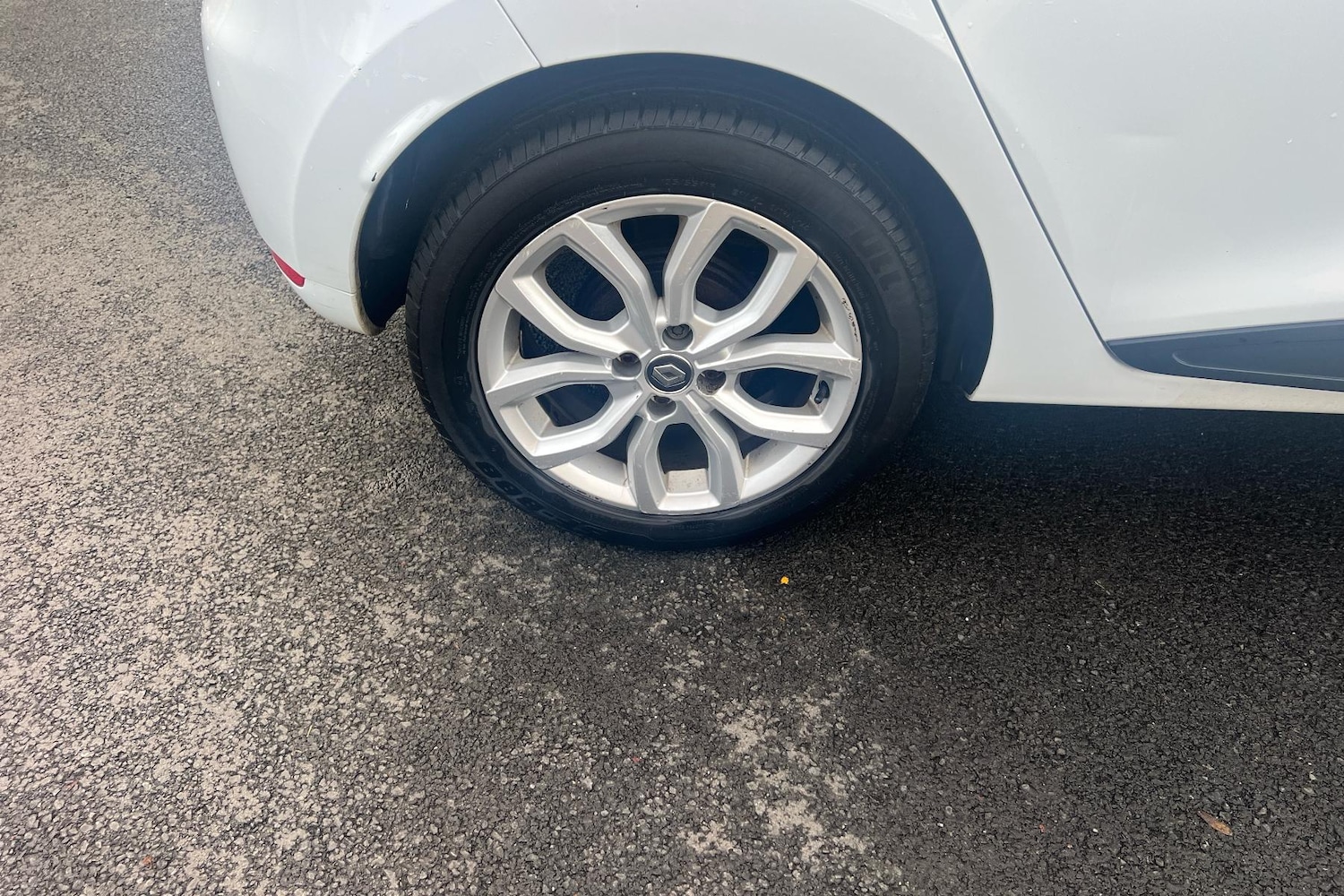 Used Renault Clio 2017 for sale - 76564612: Photo 3