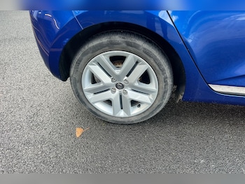 Used Renault Clio 2020 for sale - 76436019: Photo