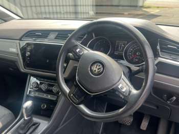 Used Volkswagen Touran  for sale - 74937125: Photo