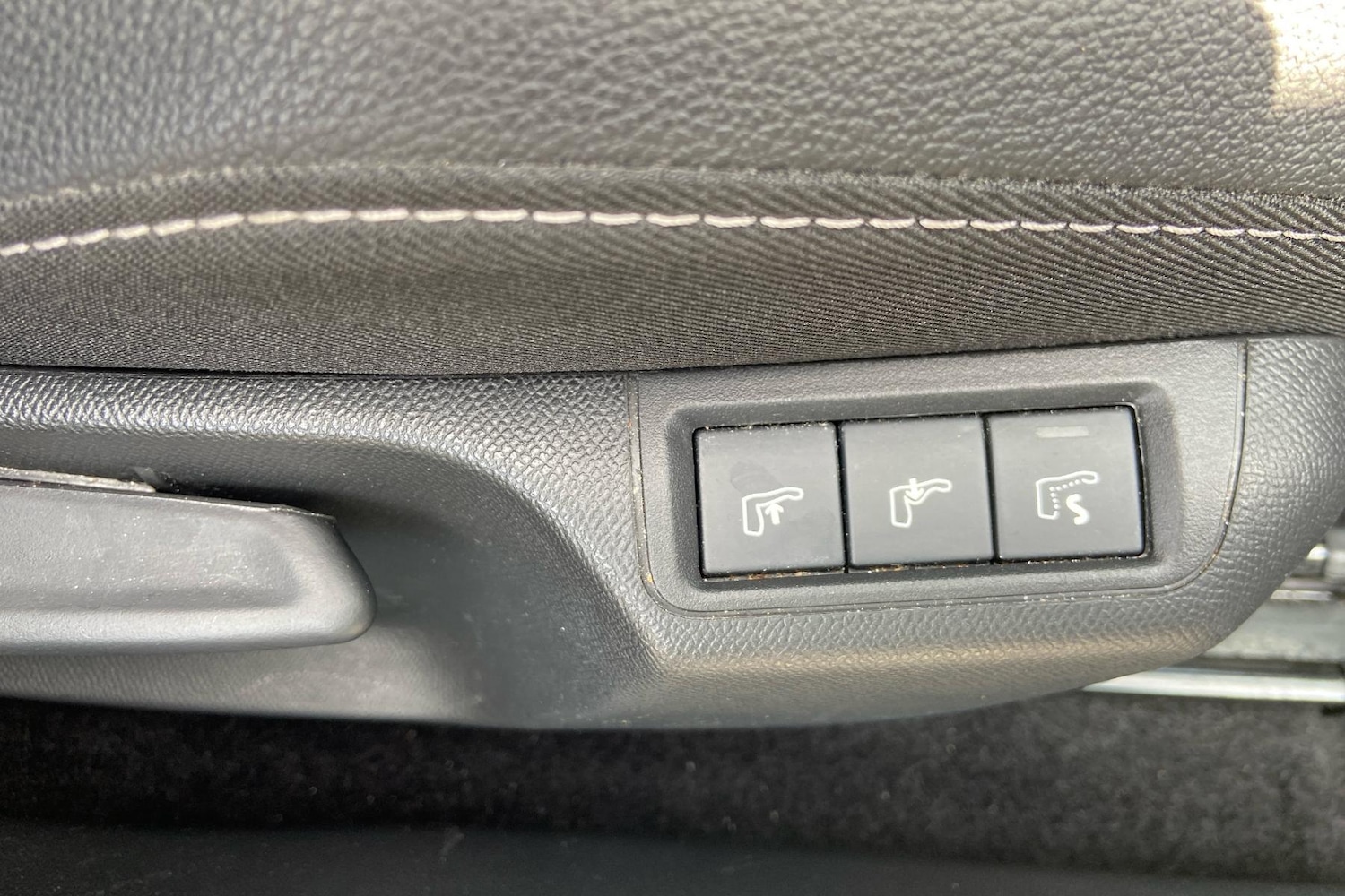 Used Vauxhall Mokka Electric 2024 for sale - 76905870: Photo 16