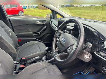 Used Ford Fiesta 2018 for sale - 76274302: Photo