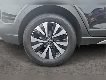 Used Volkswagen Taigo 2023 for sale - 78187654: Photo