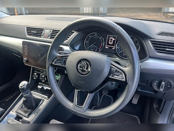 Used Skoda Superb 2017 for sale - 75845156: Photo