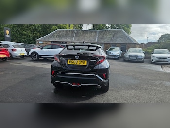 Used Toyota C-HR 2018 for sale - 79535305: Photo