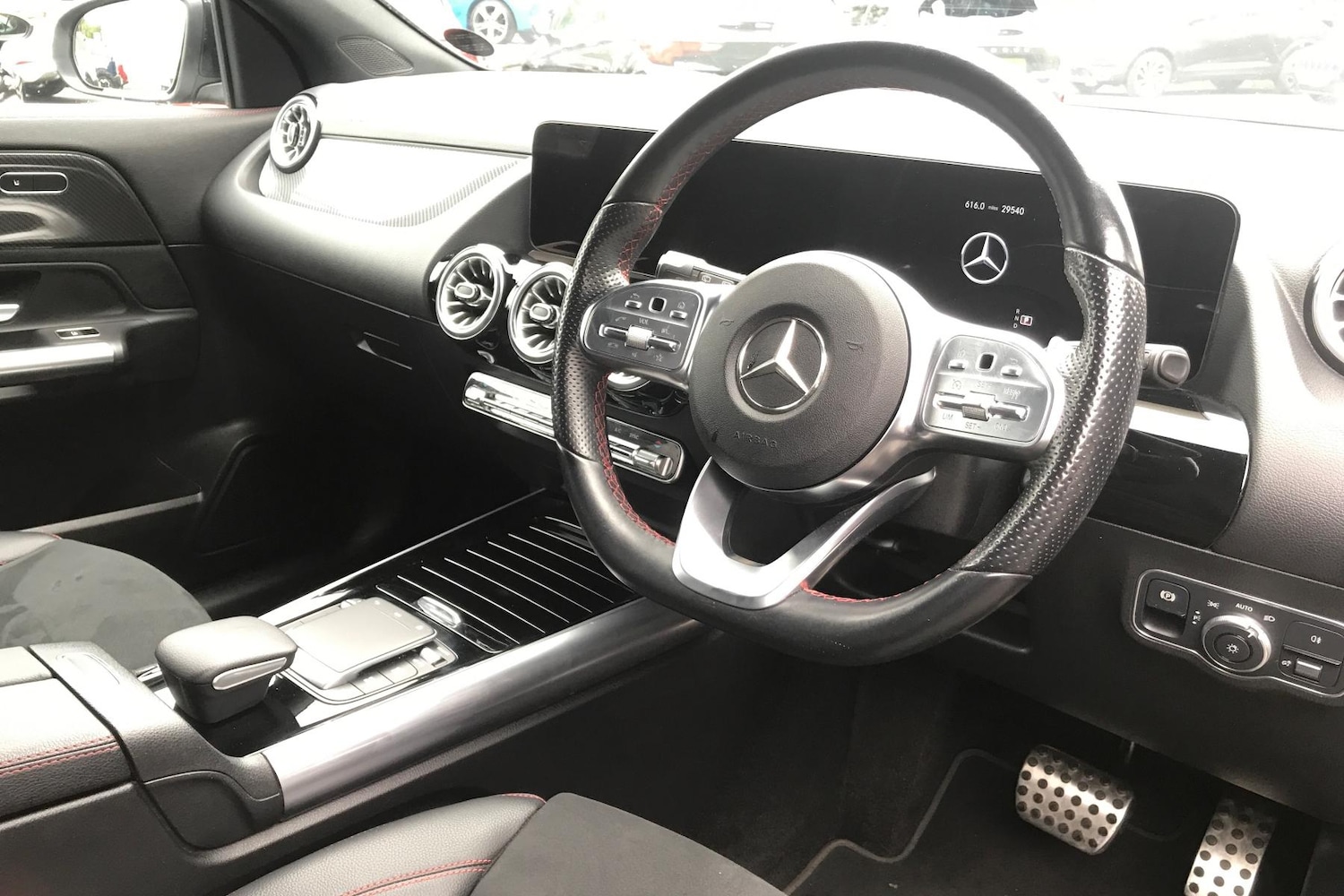 Used Mercedes-Benz GLA 2022 for sale - 76141358: Photo 2