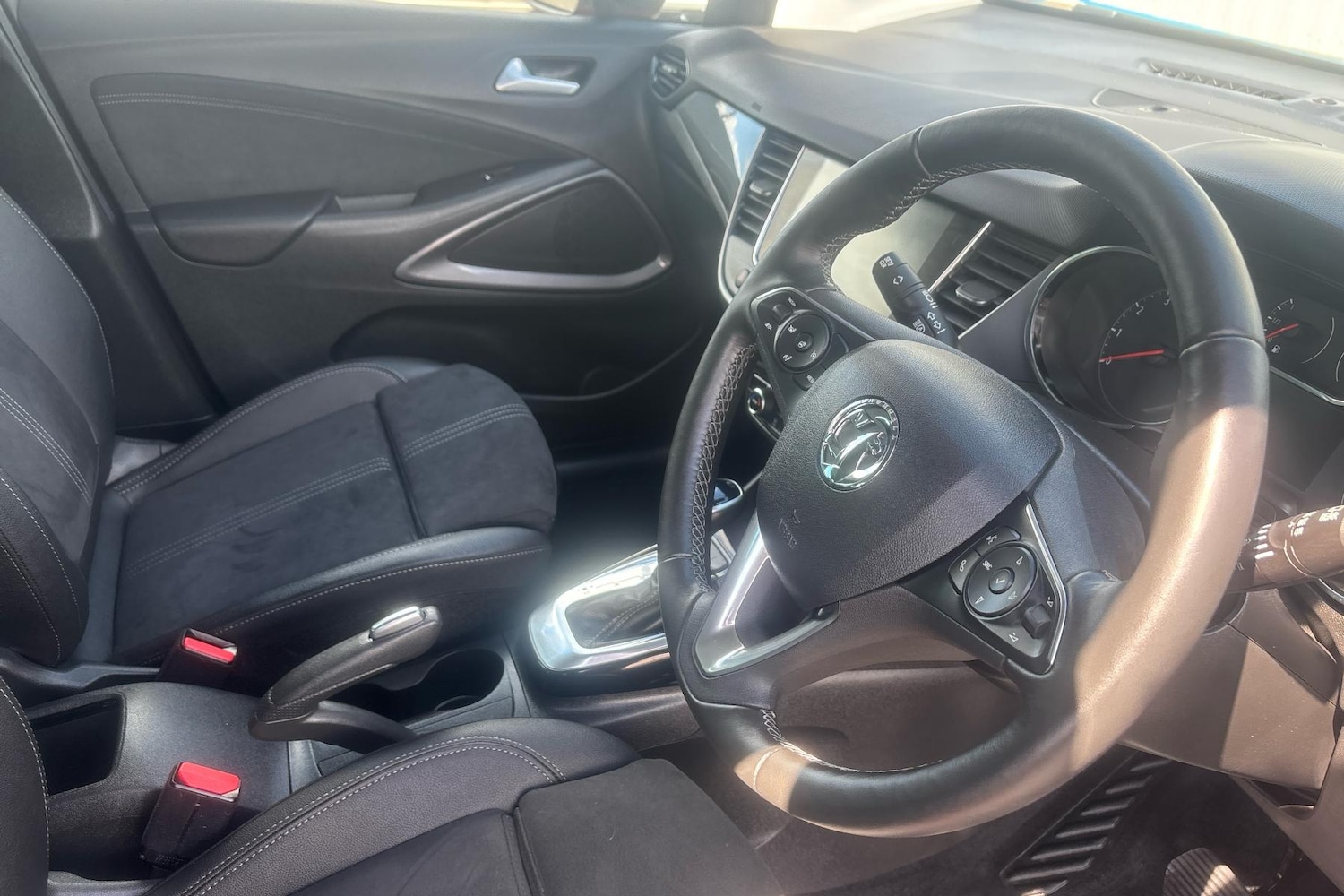 Used Vauxhall Crossland 2024 for sale - 76979001: Photo 2