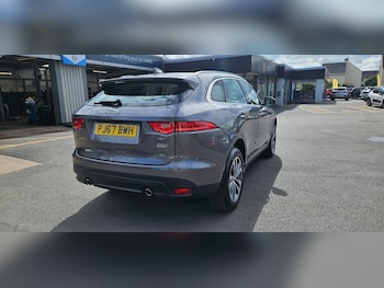 Used Jaguar F-Pace 2017 for sale - 78937109: Photo