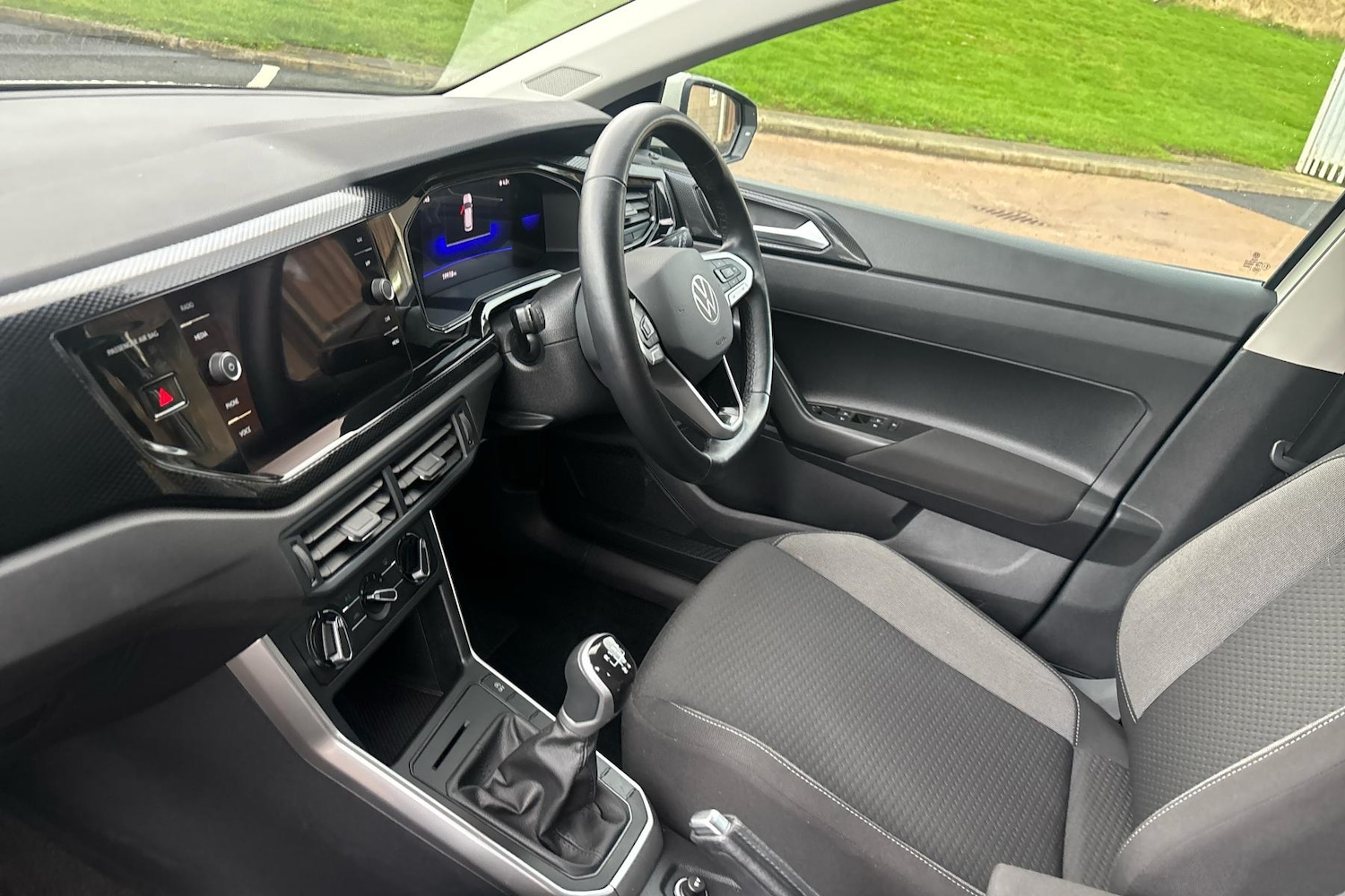 Used Volkswagen Polo 2024 for sale - 77827824: Photo 5