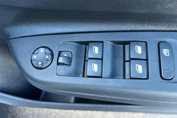 Used Vauxhall Corsa 2023 for sale - 76063102: Photo 18